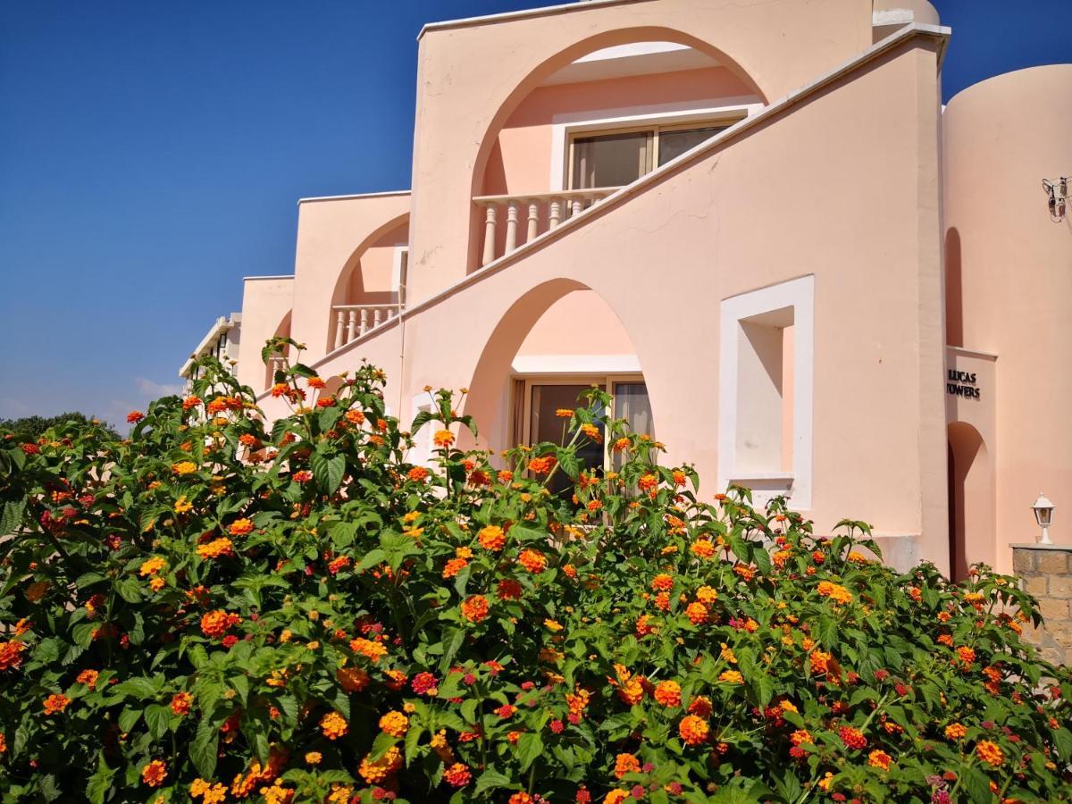 Seashell Apartments Pafos Exterior foto